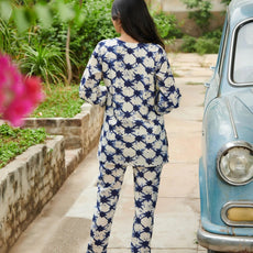 Women Collar-Neck Top & Pants Set
