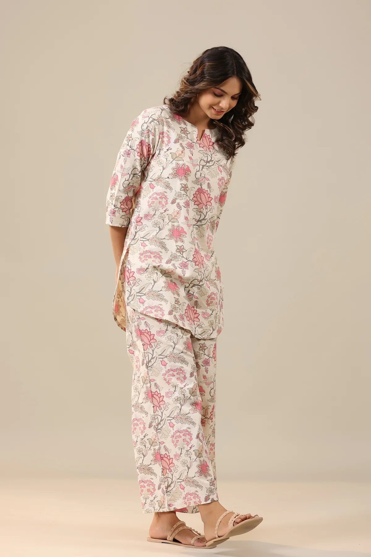 Women Regular Fit Floral Printed Kurta & Pants Co-Ord Set