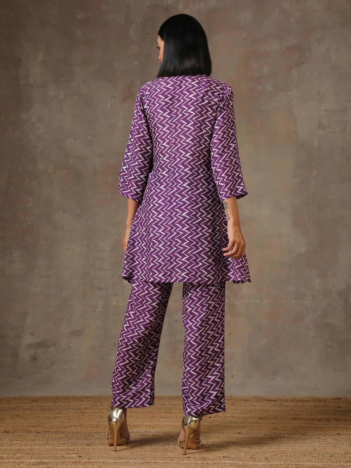 Women Chevrons Print Top & Pyjamas Set