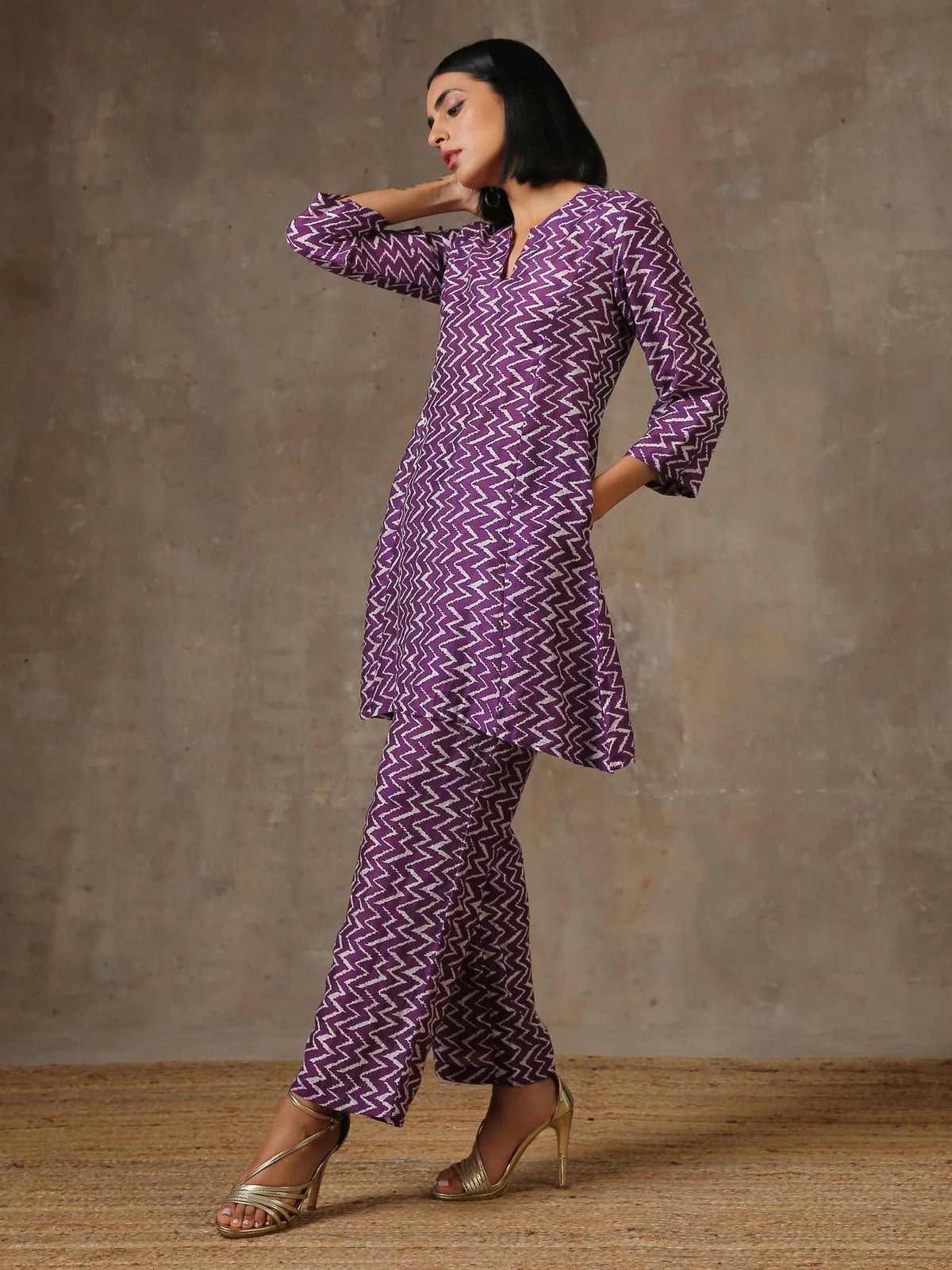 Women Chevrons Print Top & Pyjamas Set