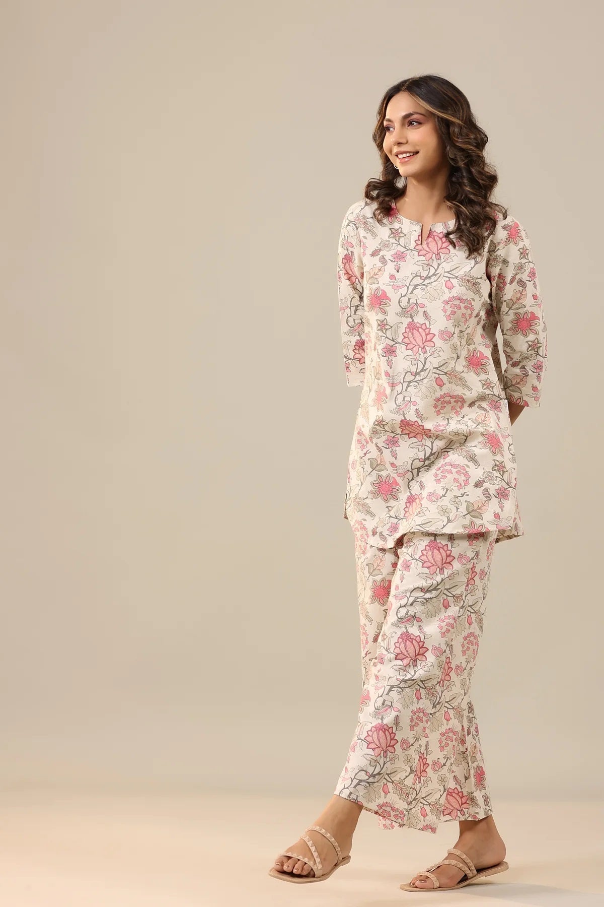 Women Regular Fit Floral Printed Kurta & Pants Co-Ord Set