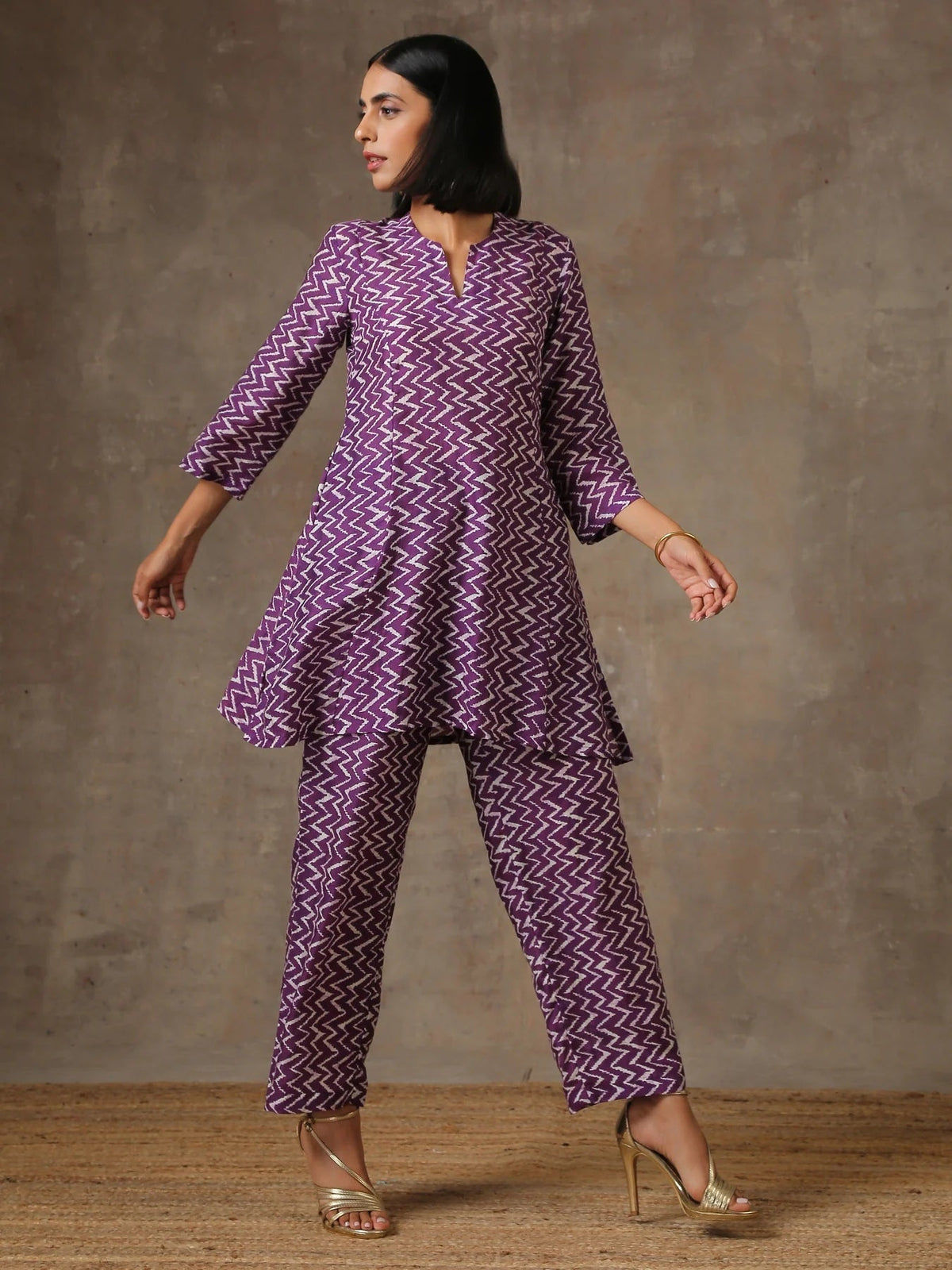 Women Chevrons Print Top & Pyjamas Set