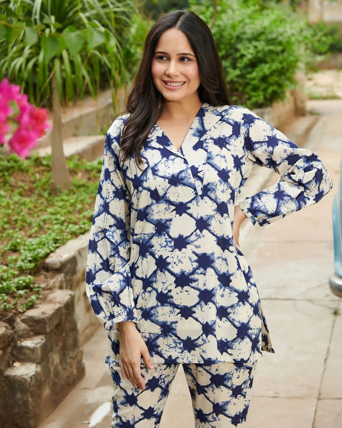 Women Collar-Neck Top & Pants Set