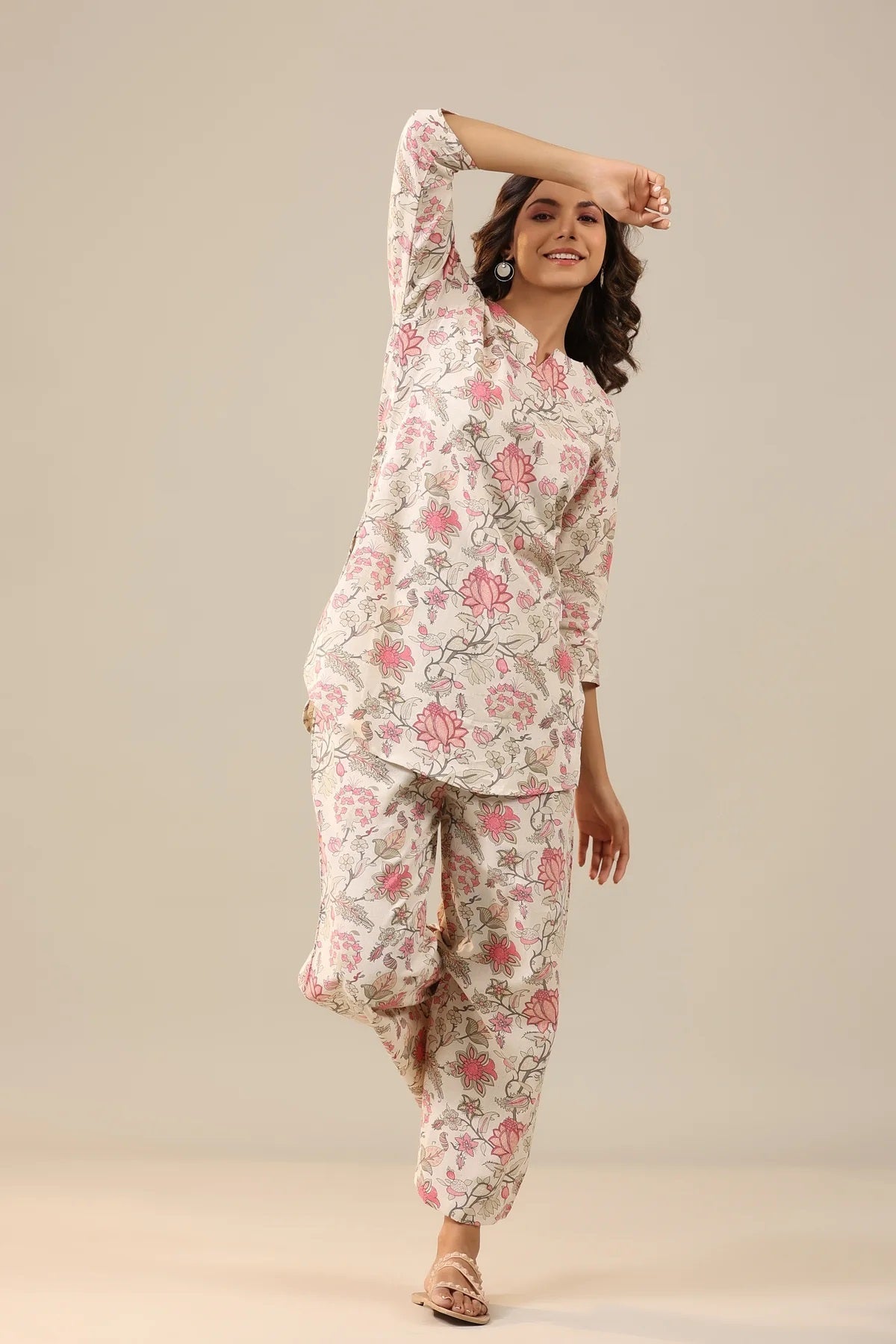 Women Regular Fit Floral Printed Kurta & Pants Co-Ord Set